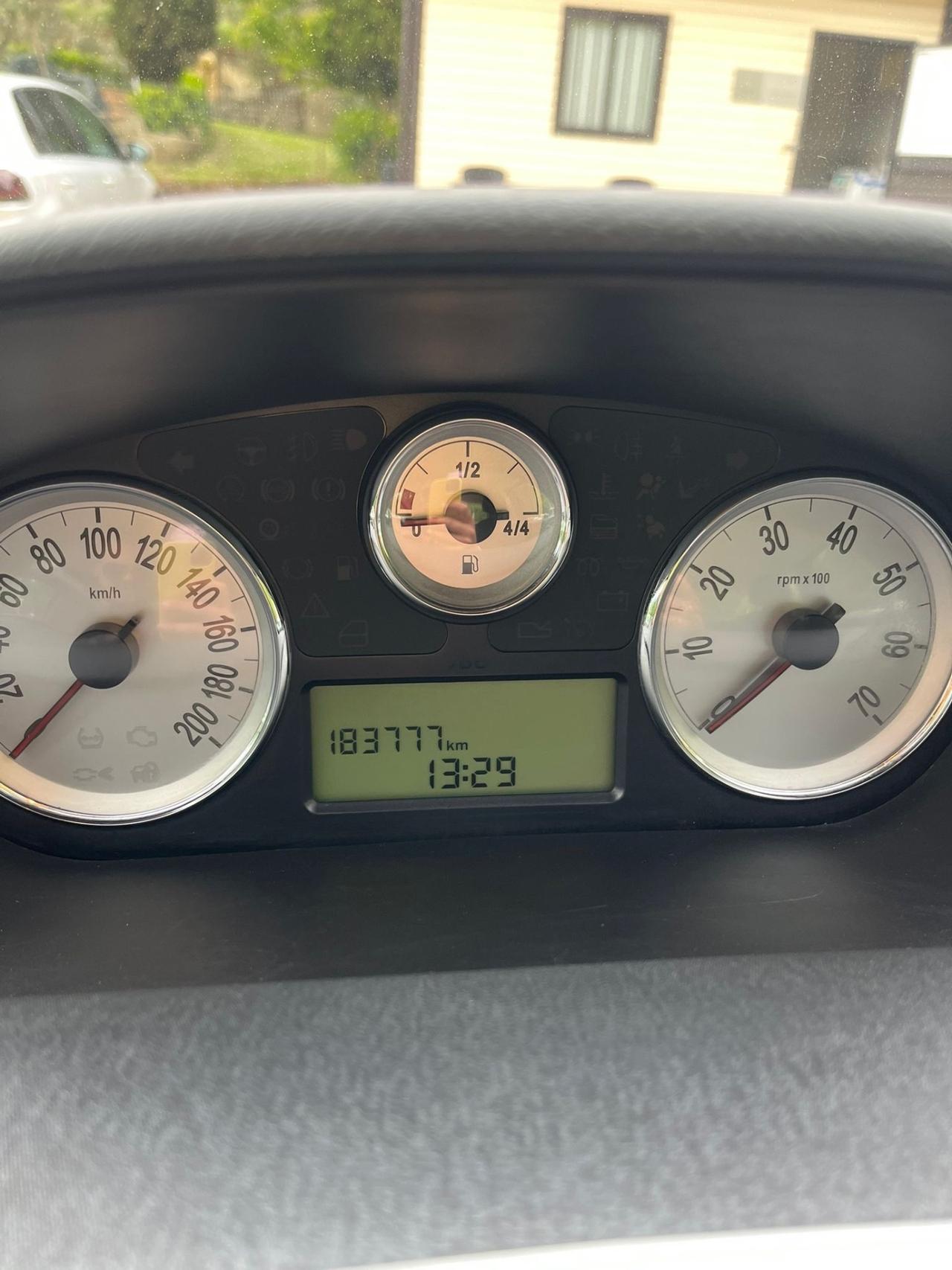 Lancia Ypsilon 1.3 MJT 75 CV Elle