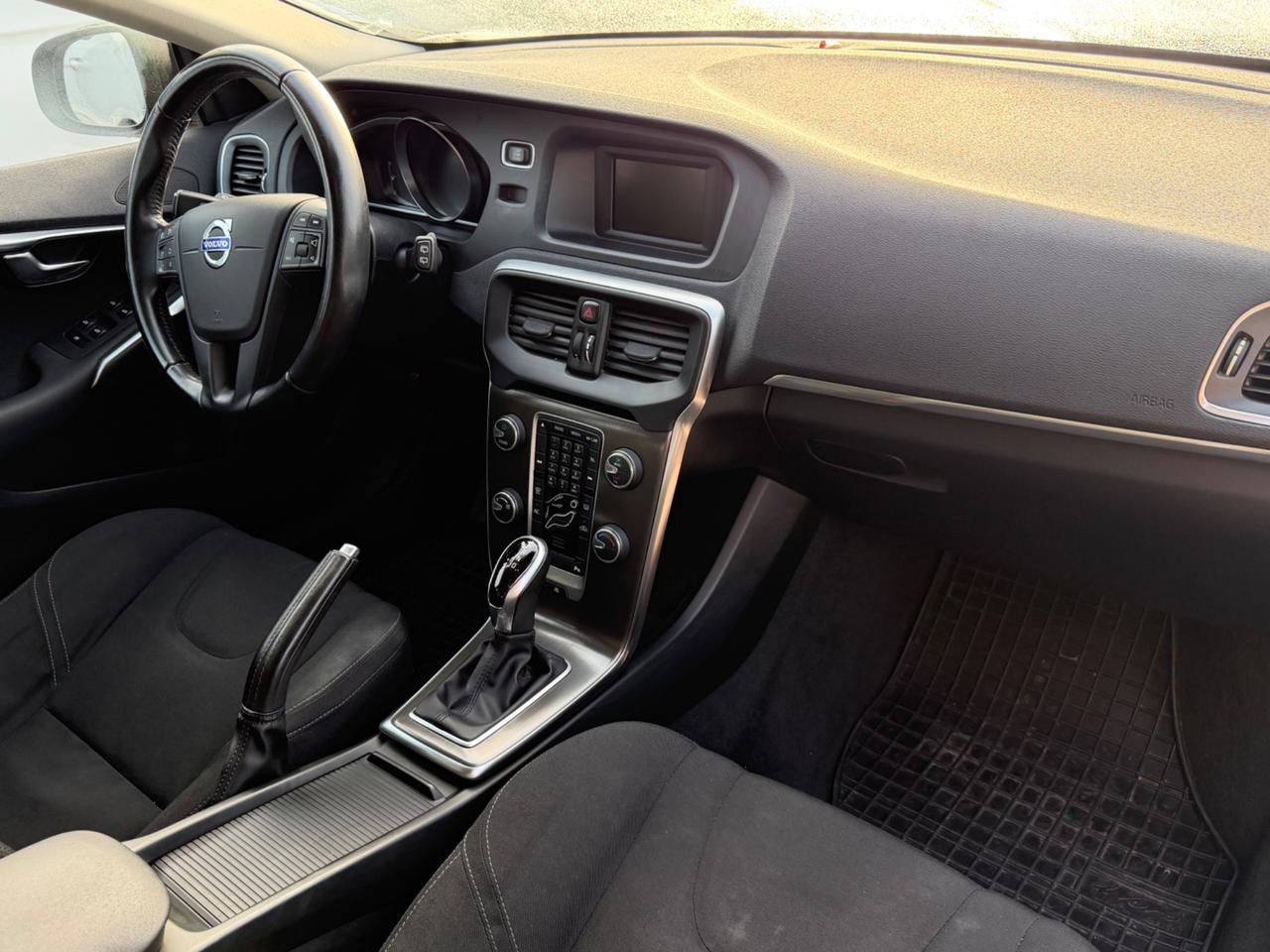 Volvo V40 D2 1.6 Powershift Summum