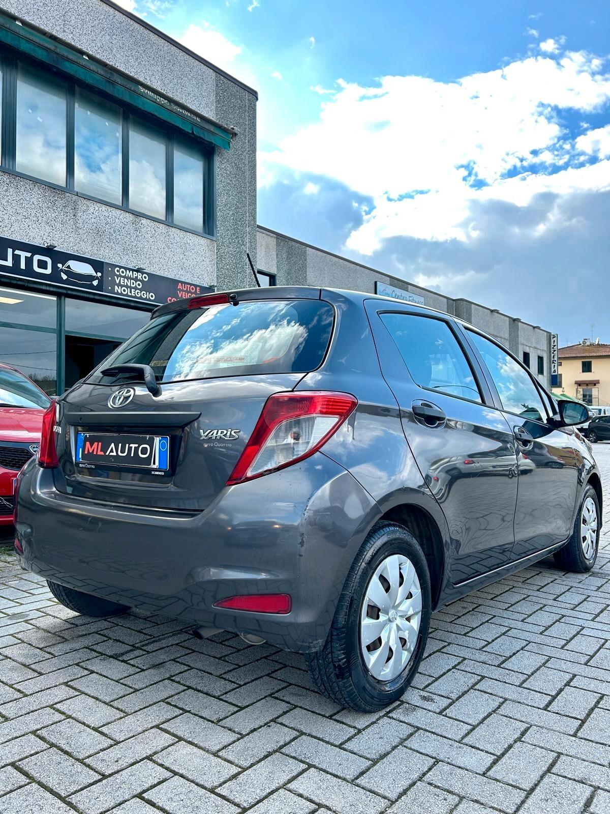 Toyota Yaris 1.0 5 porte Lounge - ok neopatentato