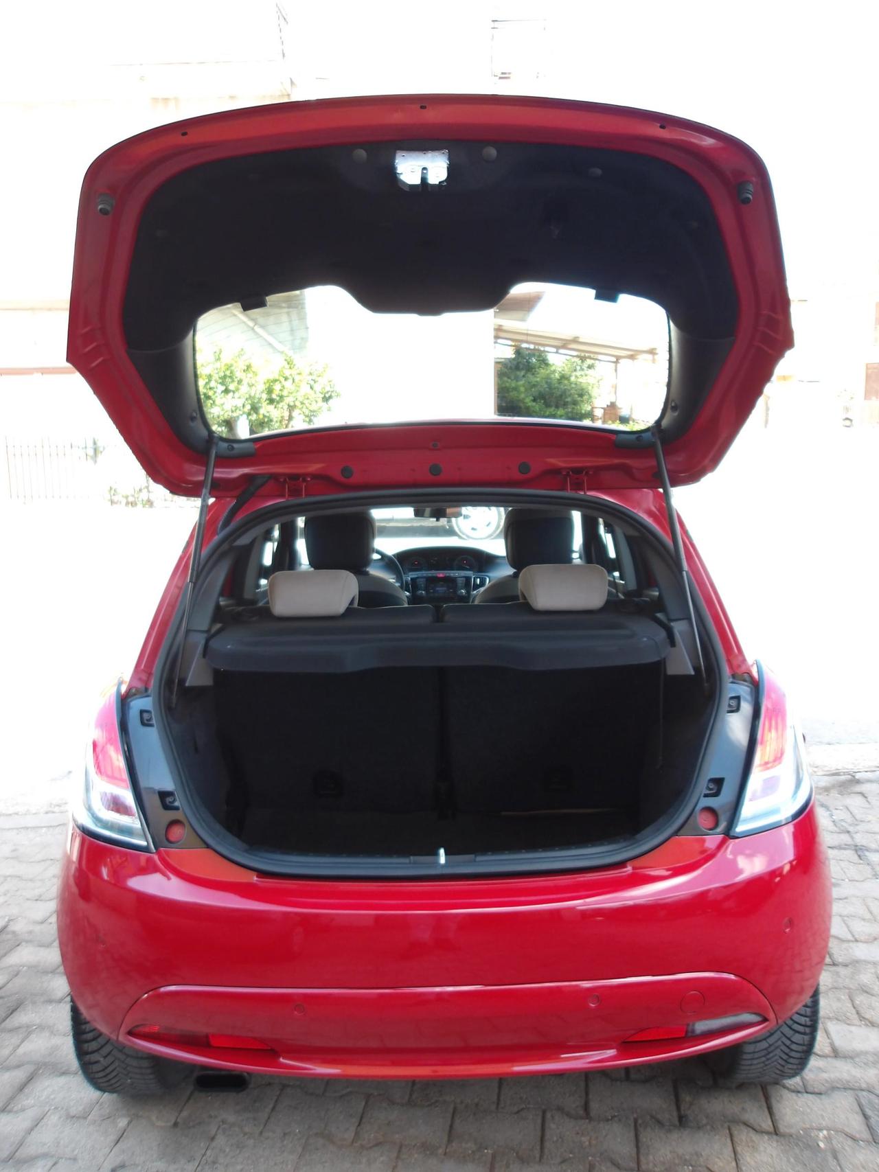 Lancia Ypsilon 5 Porte Ypsilon 0.9 t.air Gold 85cv dfn