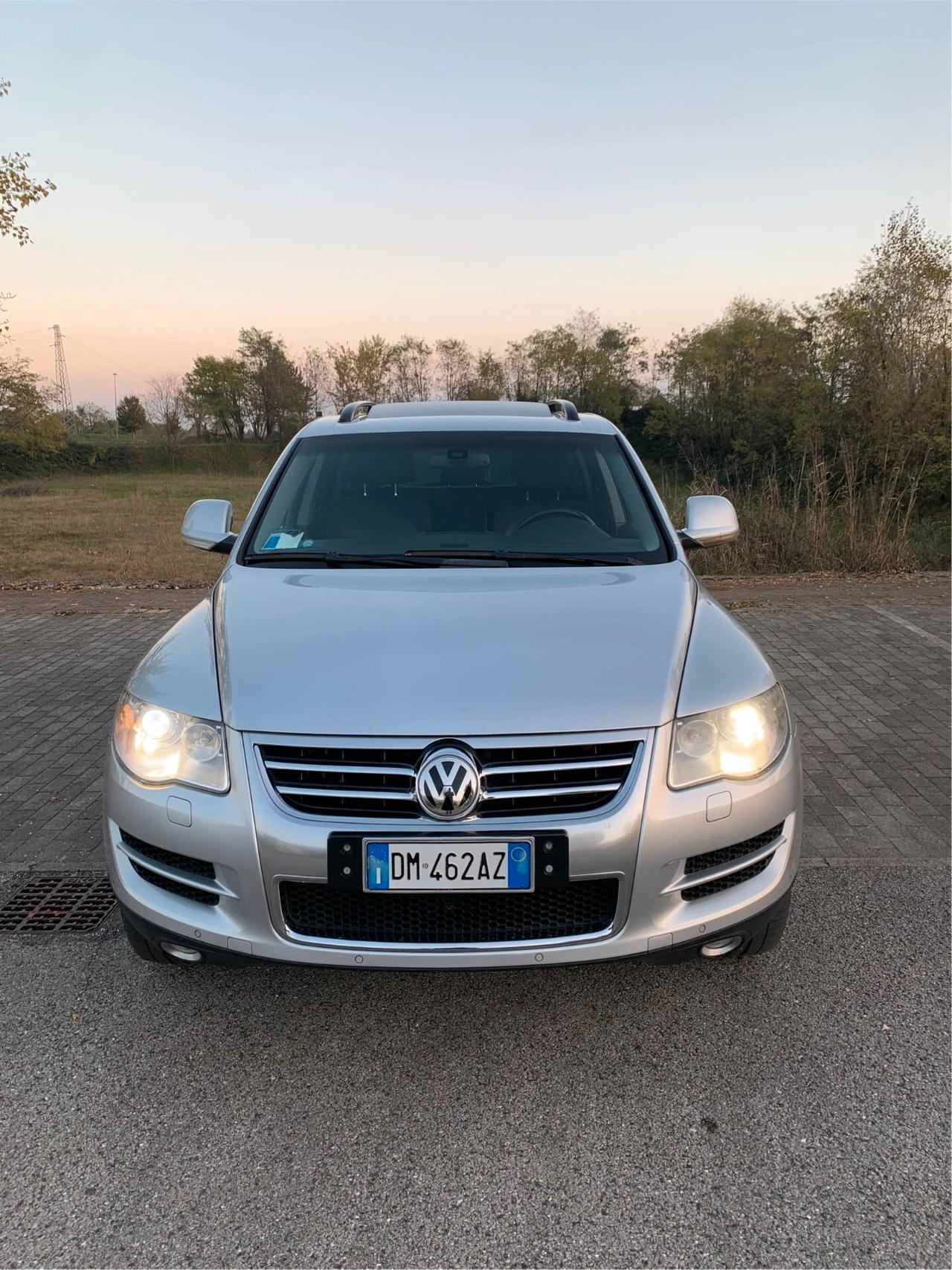 Volkswagen Touareg 3.0/240CV V6 TDI DPF tip. Exclusive