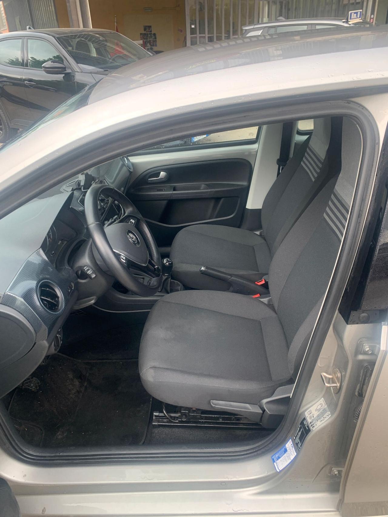 Volkswagen up! benzina-neo patentati-anno 2019-38000 km-unico propr-full optional- perfetta- sempre tagliandata