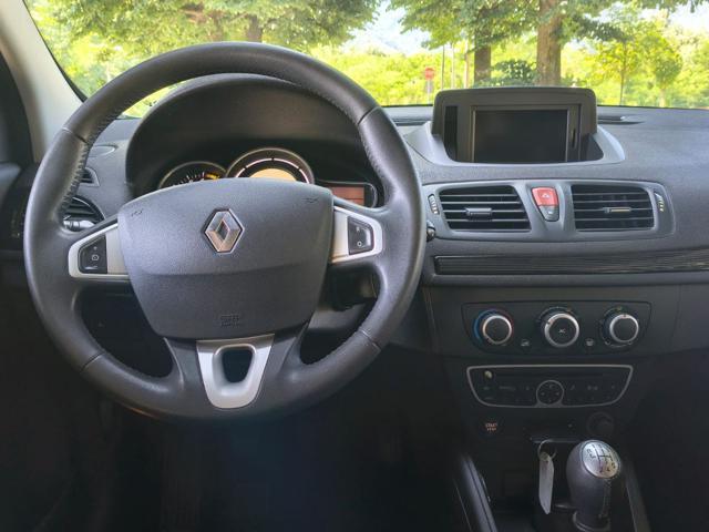 RENAULT Megane Mégane 1.6 16V SporTour Attractive