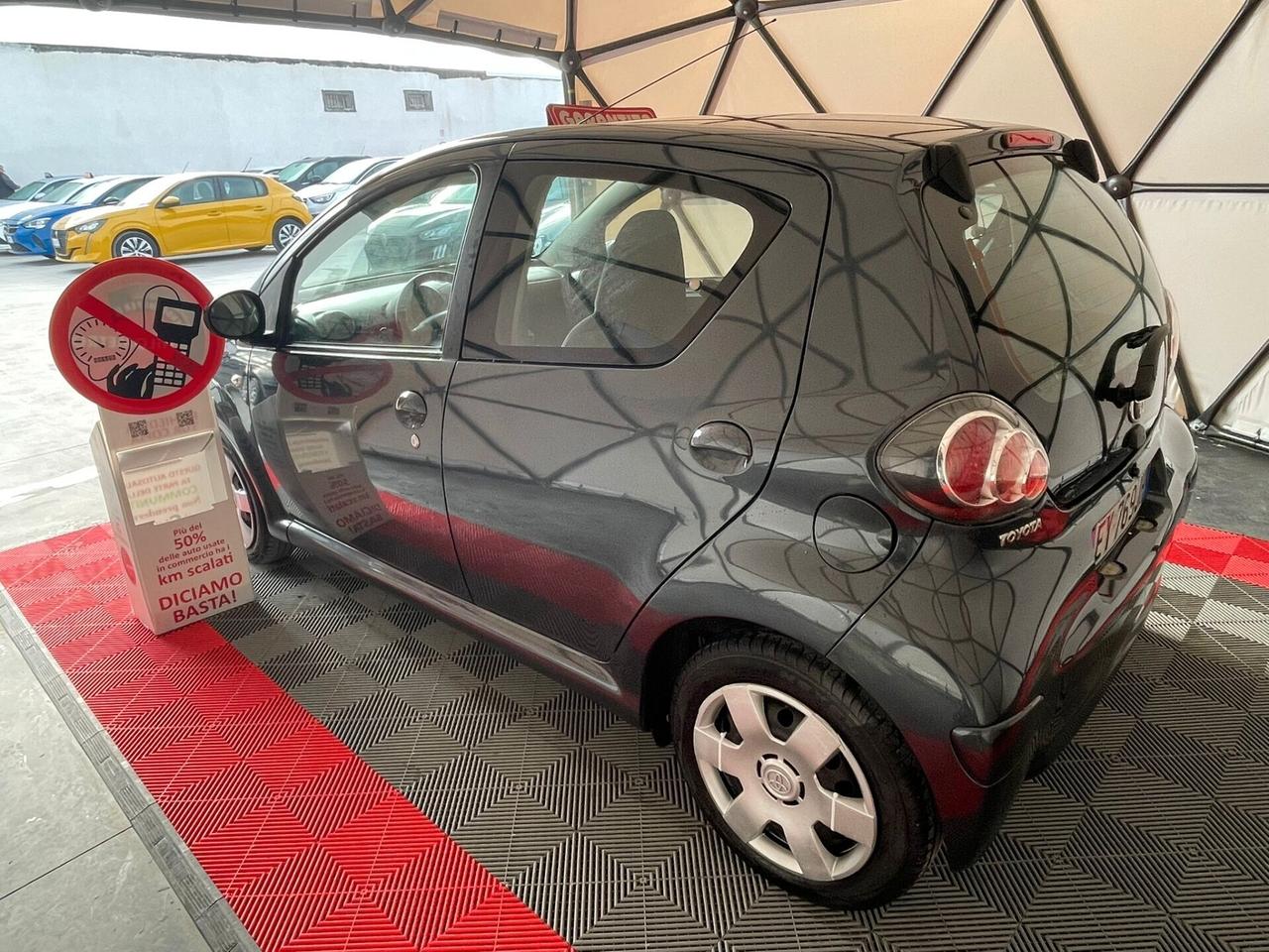 Toyota Aygo 1.0 VVT-i 69 CV 5 porte x-play