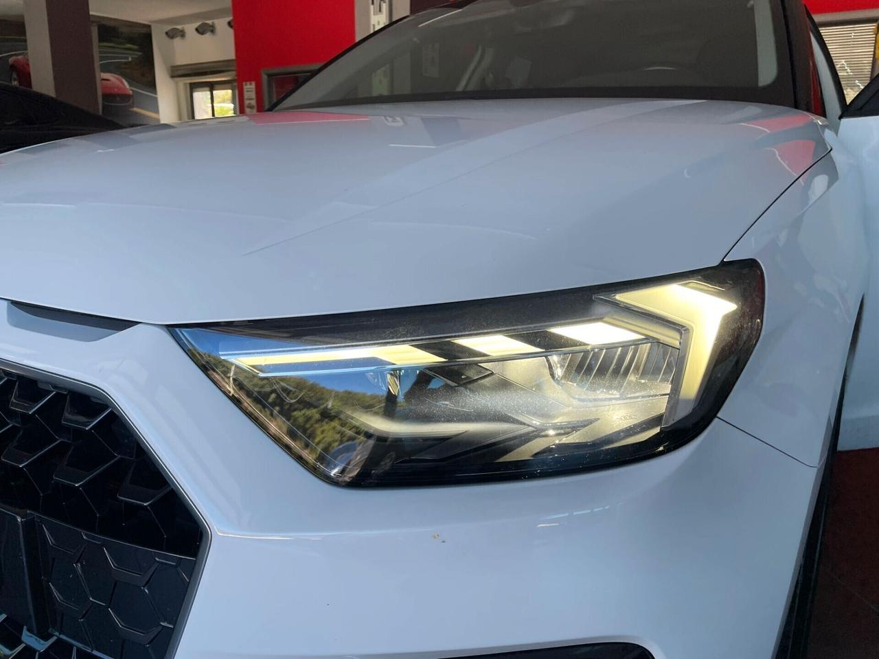 AUDI A1 SPTB IDENTITY CONTRAST 25TFSI 95cv