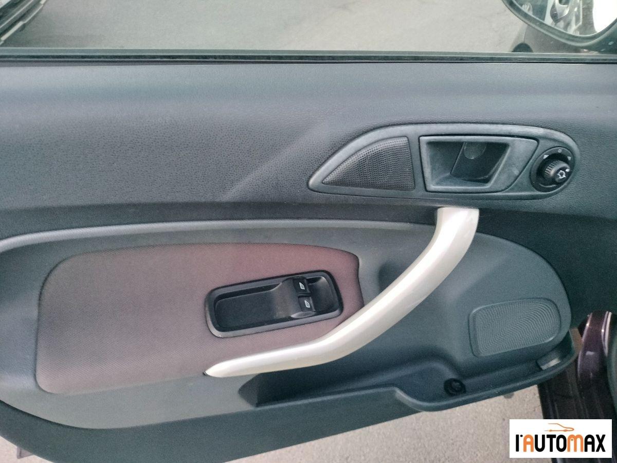 FORD - Fiesta 1.2 16v 82cv 5p