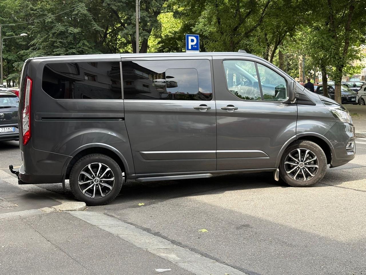 Ford Tourneo Custom 2.0 EcoBlue Titanium
