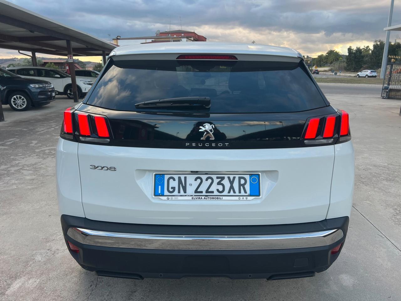 Peugeot 3008 BlueHDi 130 S&S EAT8 Allure