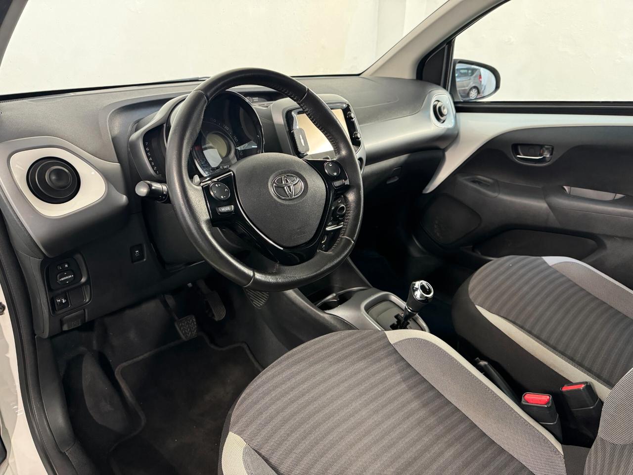 Aygo 5p 1.0 x-cite EURO6 AUTOMATICA TELECAMERA