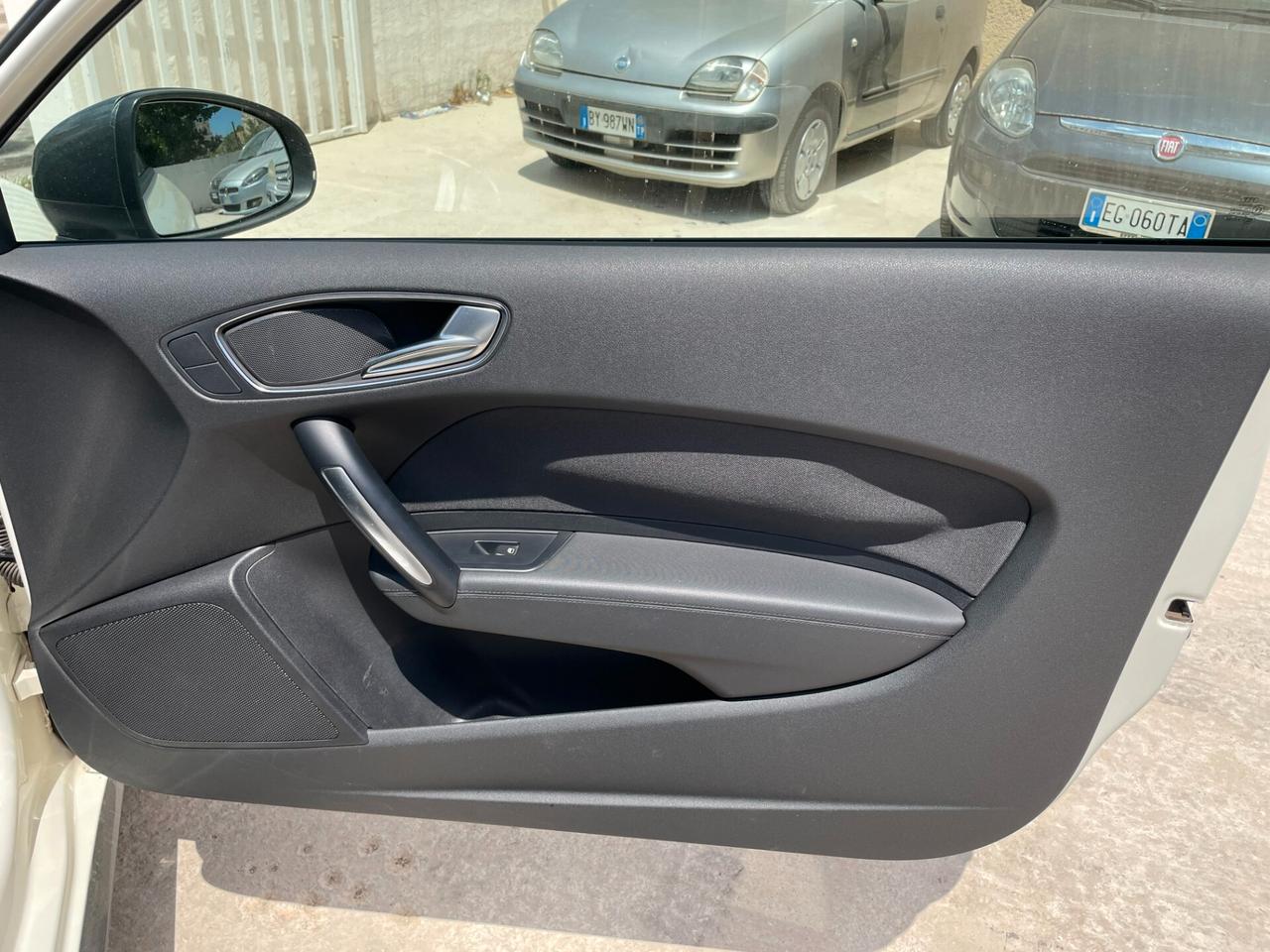 AUDI A1 1.6 TDI 105CV AMBITION PROMO ESTATE