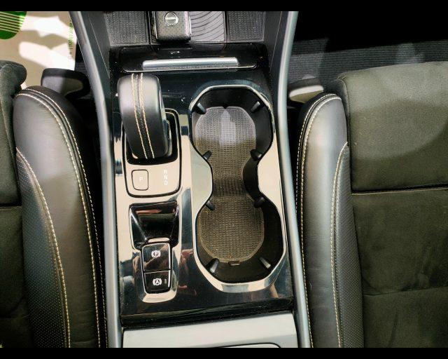 VOLVO XC40 2.0 d4 R-design awd geartronic