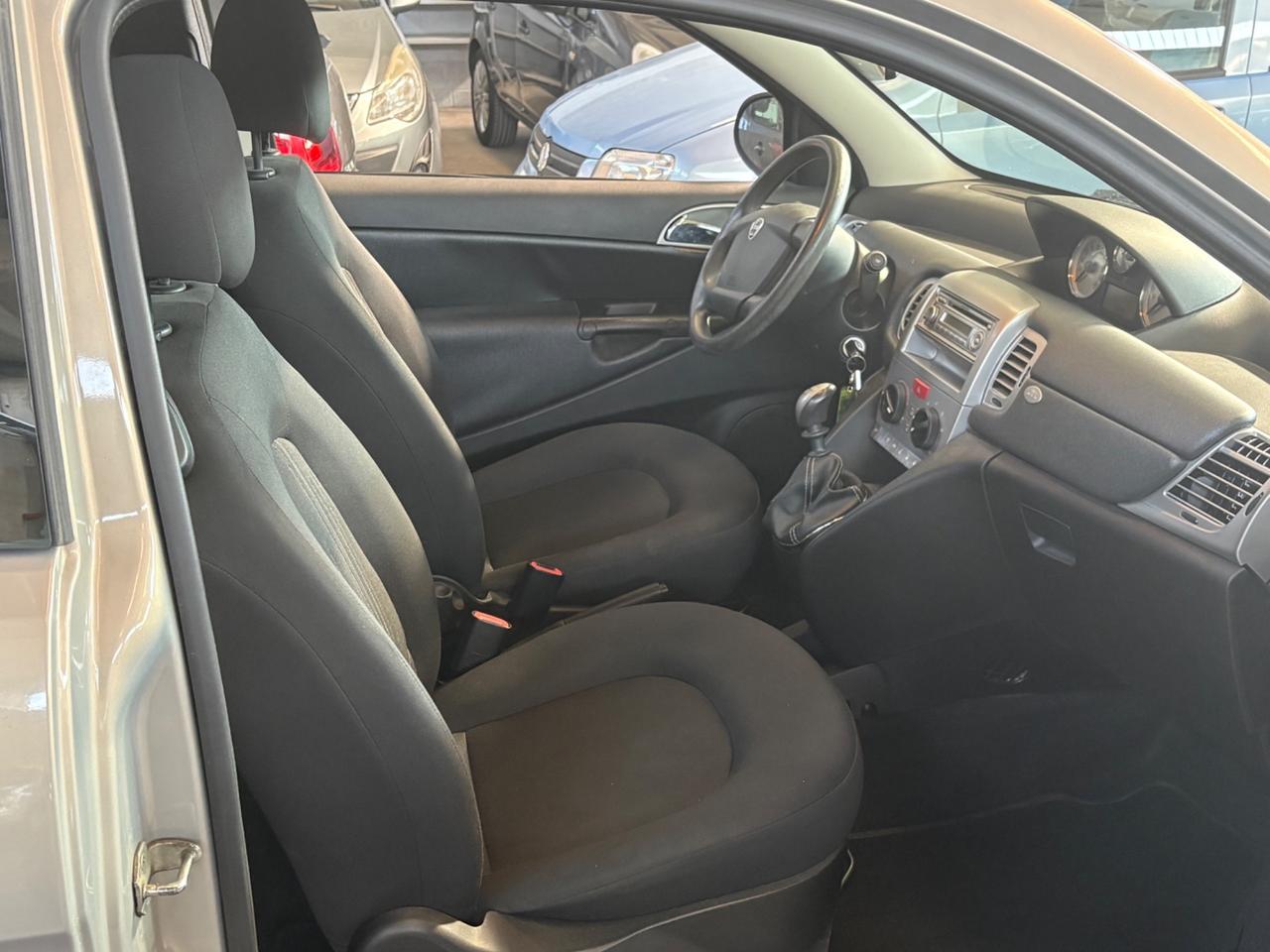 Lancia Ypsilon 1.2 69 CV Platinum