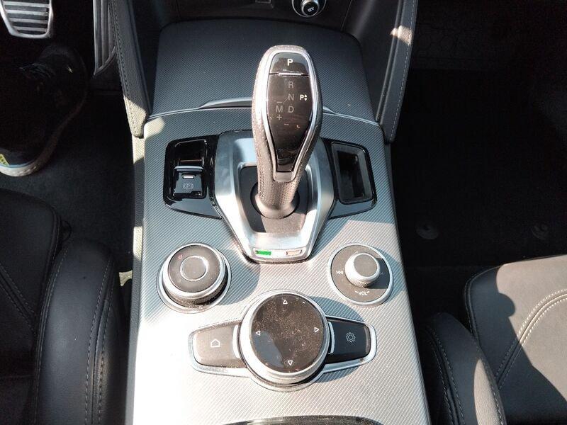 Alfa Romeo Stelvio 2023 2.2 t Veloce Q4 210cv auto