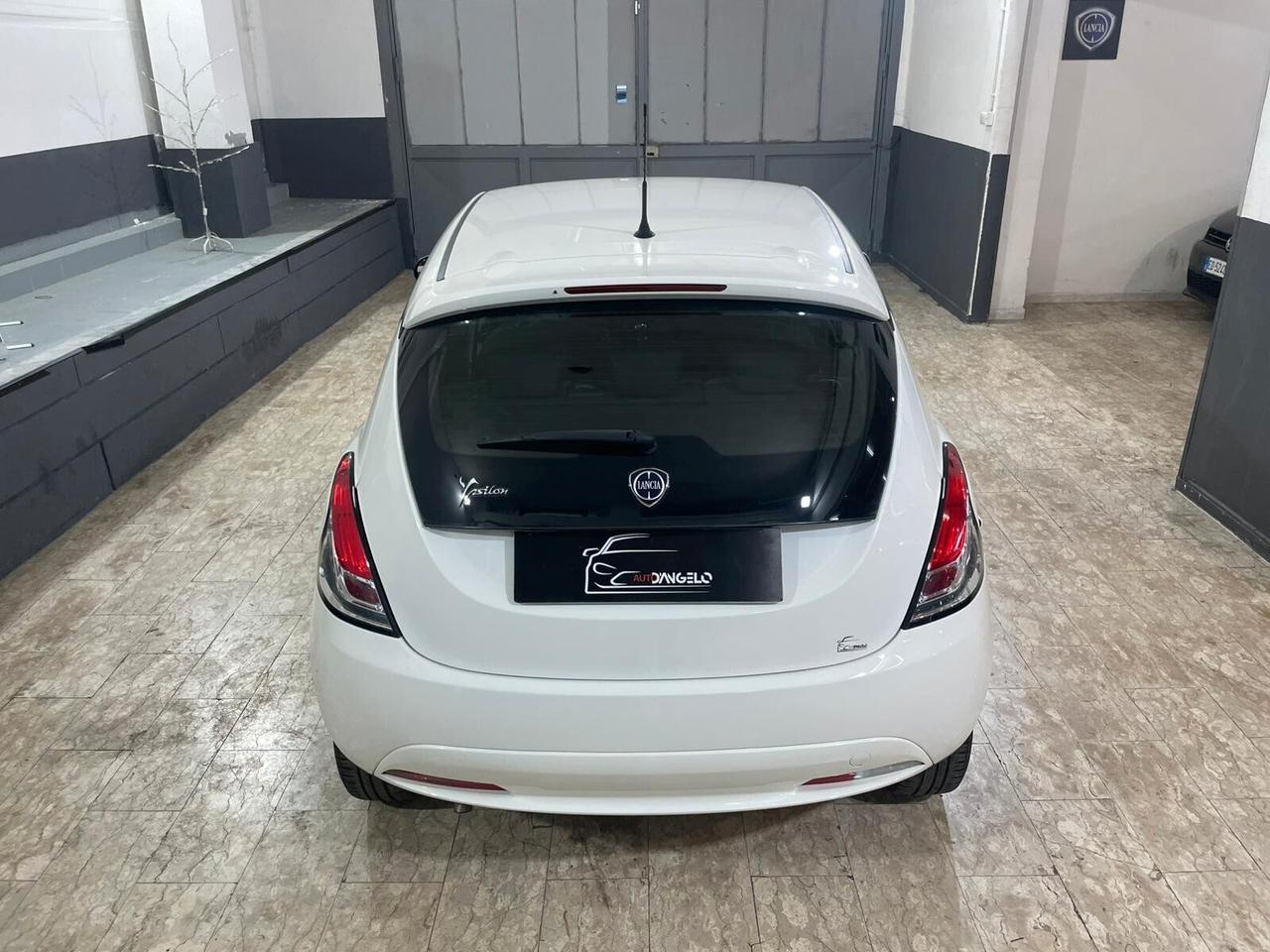 Lancia Ypsilon 1.2 69 CV 5 porte S&S Gold