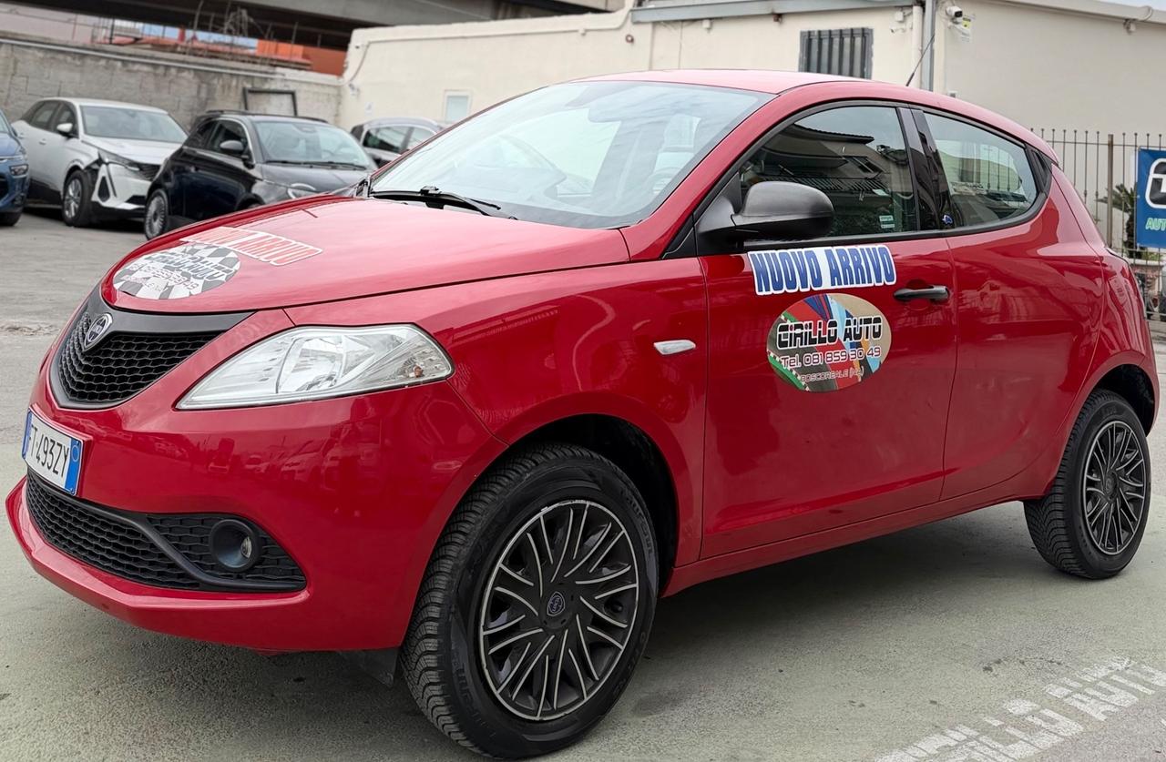 Lancia Ypsilon 0.9 Natural Power 84 Cv