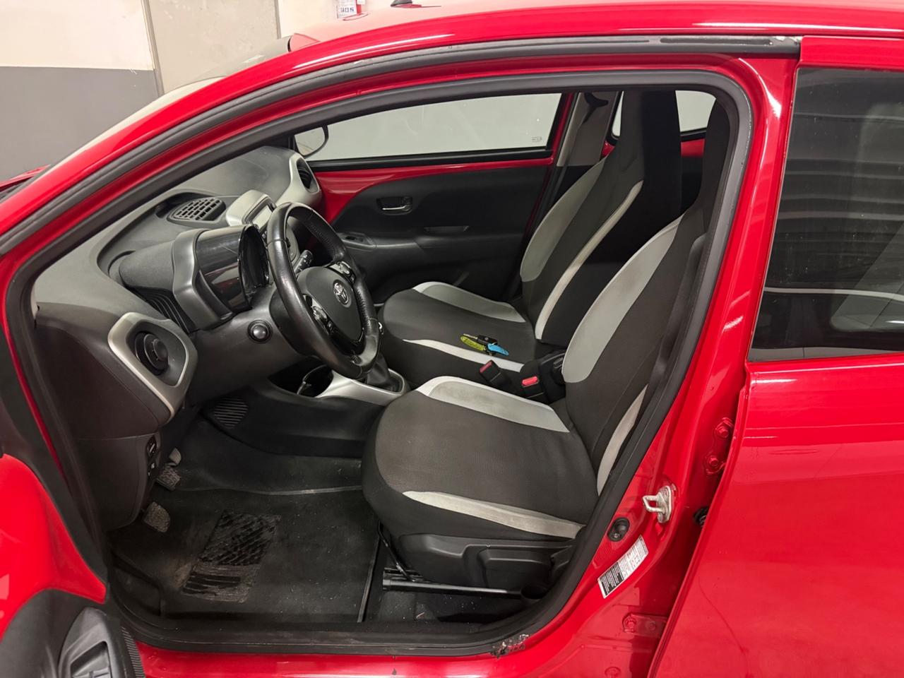 Toyota Aygo 1.0 VVT-i 69 CV 5 porte x-cool TSS