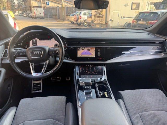 AUDI Q8 55 TFSI quattro tiptronic S-LINE