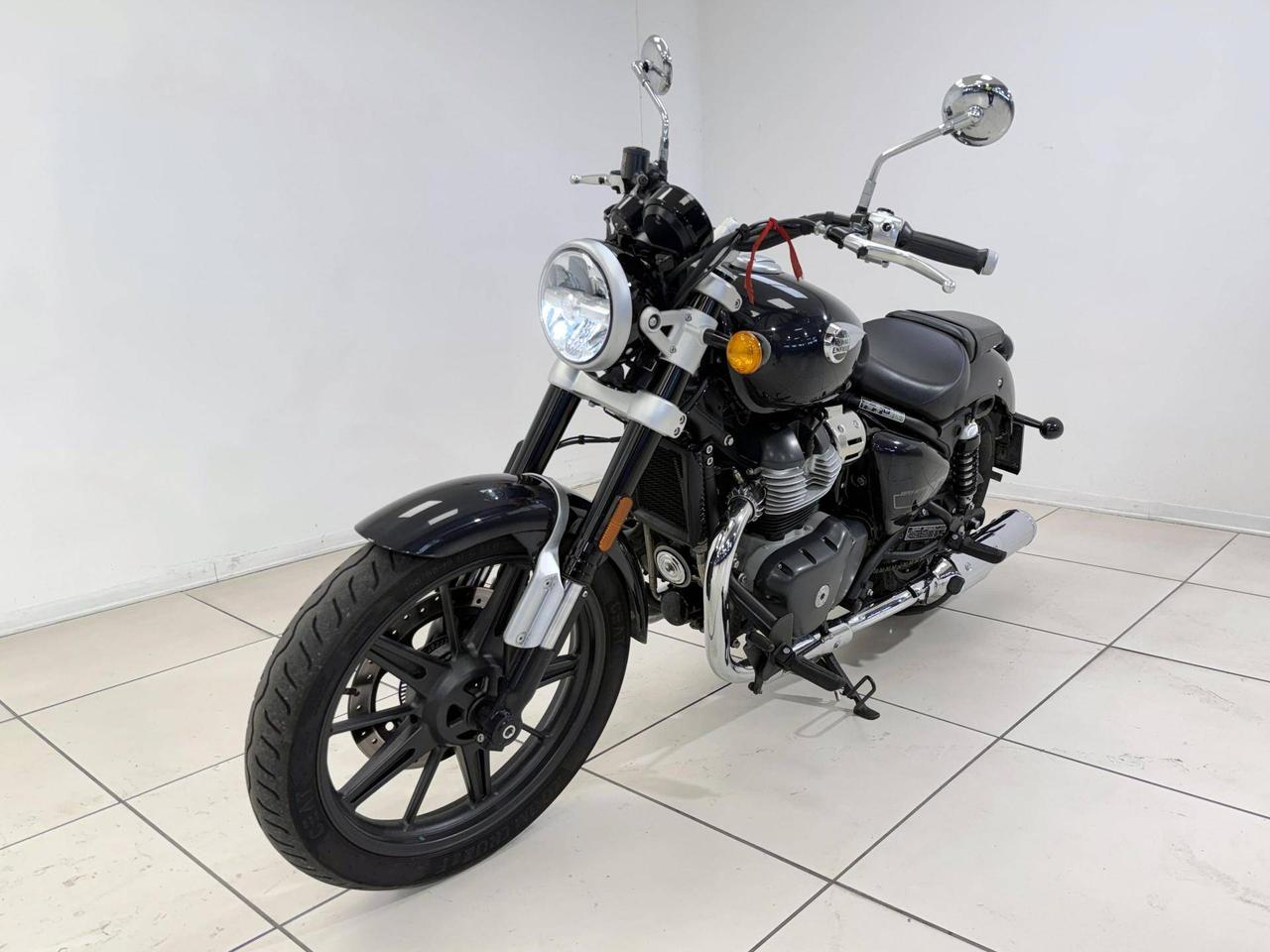 Royal Enfield Super Meteor 650 Astral