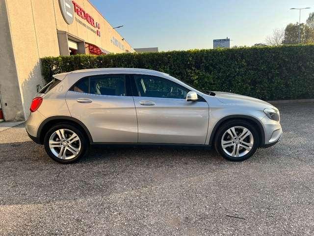 Mercedes-Benz GLA 200 d Automatic Premium