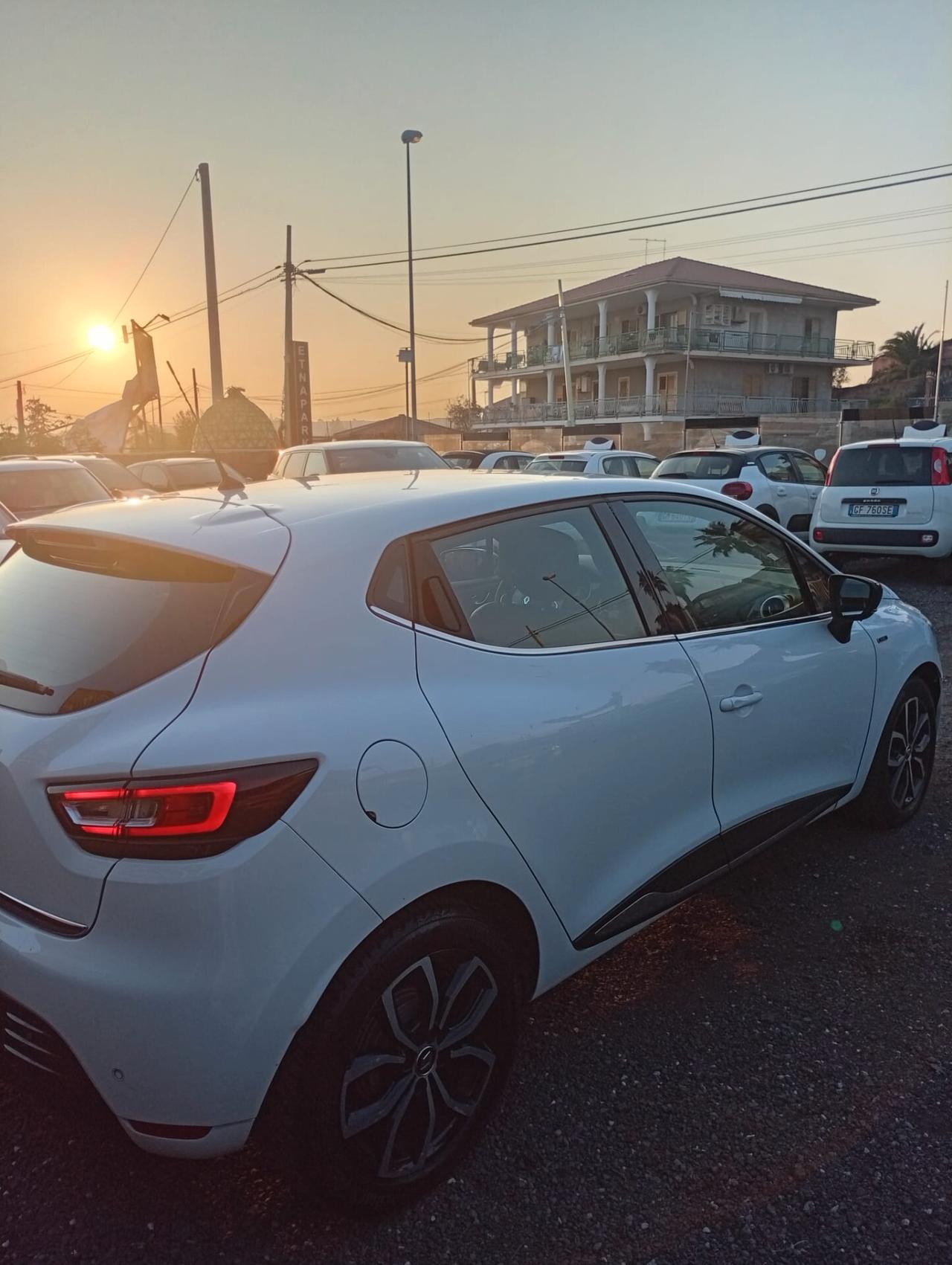 Renault Clio dCi 8V 75 CV 5 porte Moschino Life