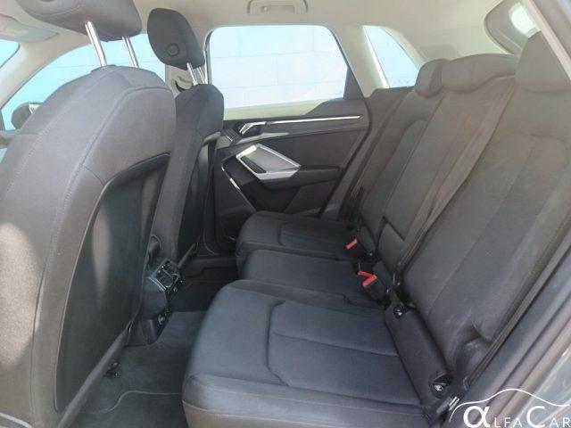 AUDI Q3 35 TFSI S tronic Business