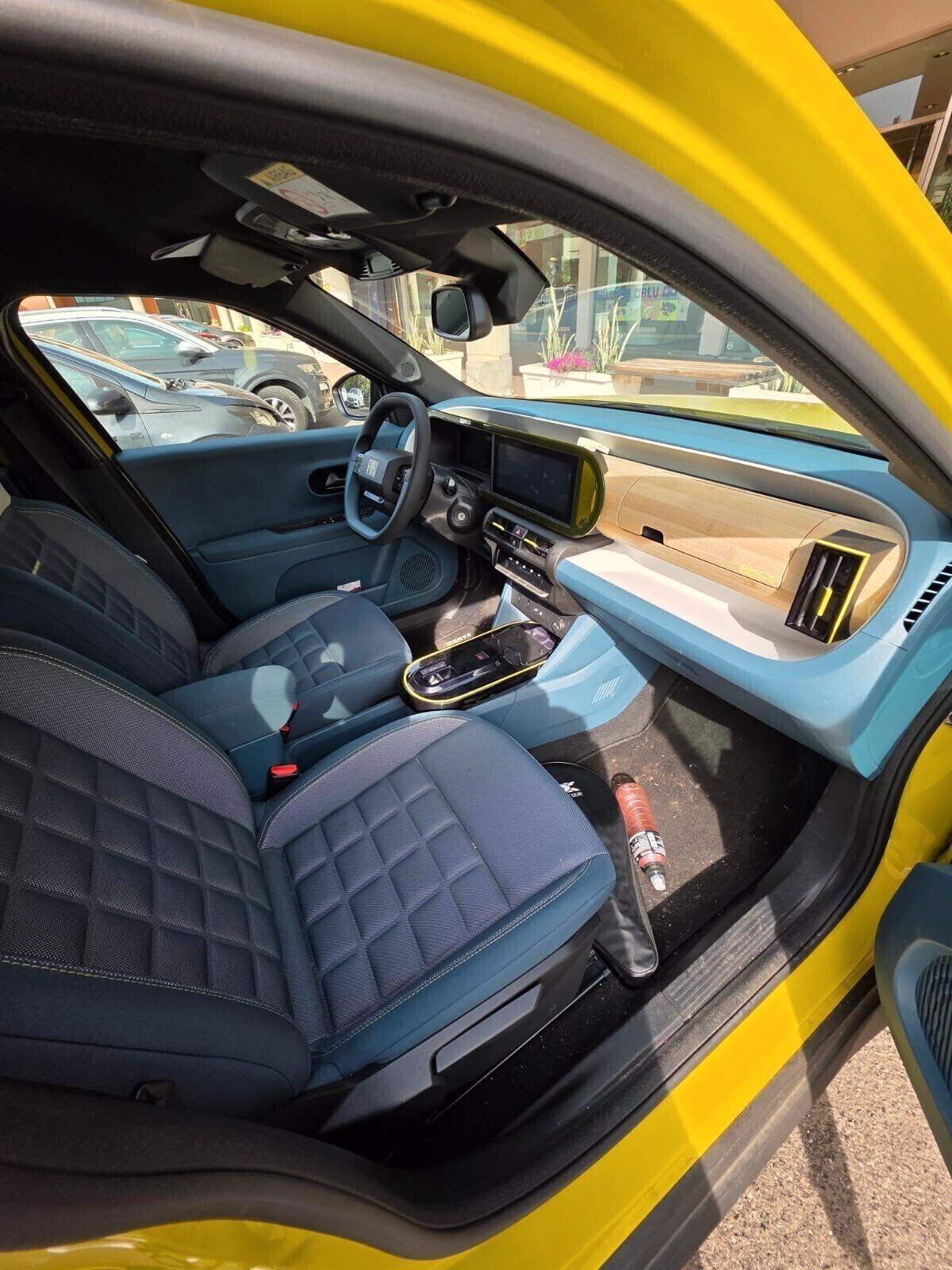 Fiat Grande Panda 1.2 Hybrid 110 CV S&S La Prima