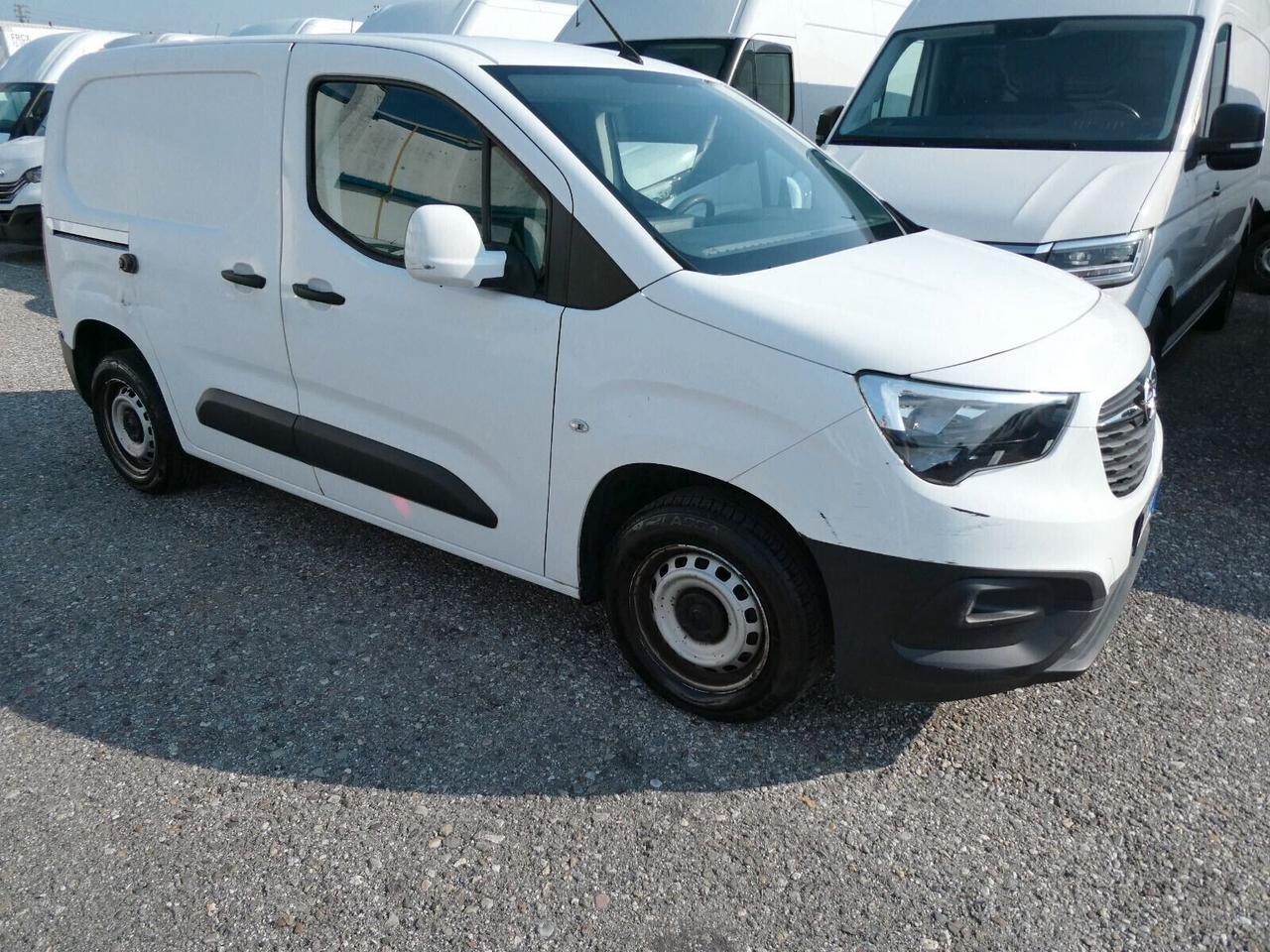 OPEL COMBO CON 3 POSTI EURO6D SUPER PREZZO!