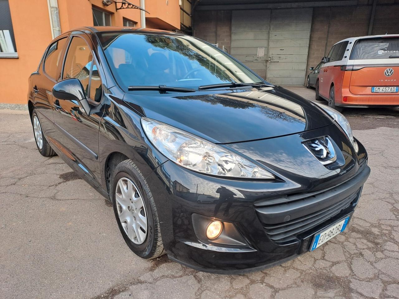 PEUGEOT 207 1.4 BENZINA *OK NEOPATENTATI*