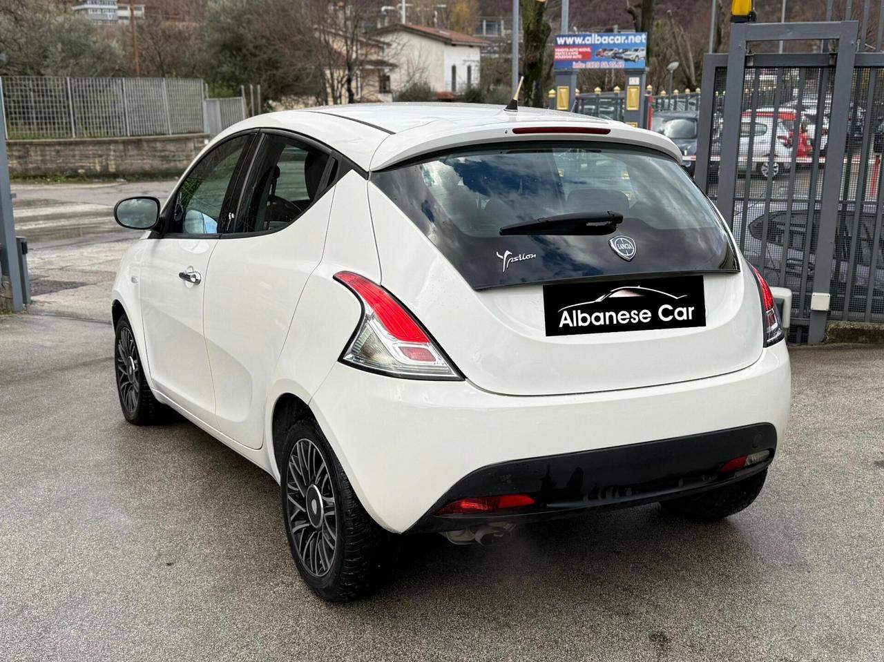 Lancia Ypsilon 1.2 69 CV 5 porte GPL Ecochic Gold