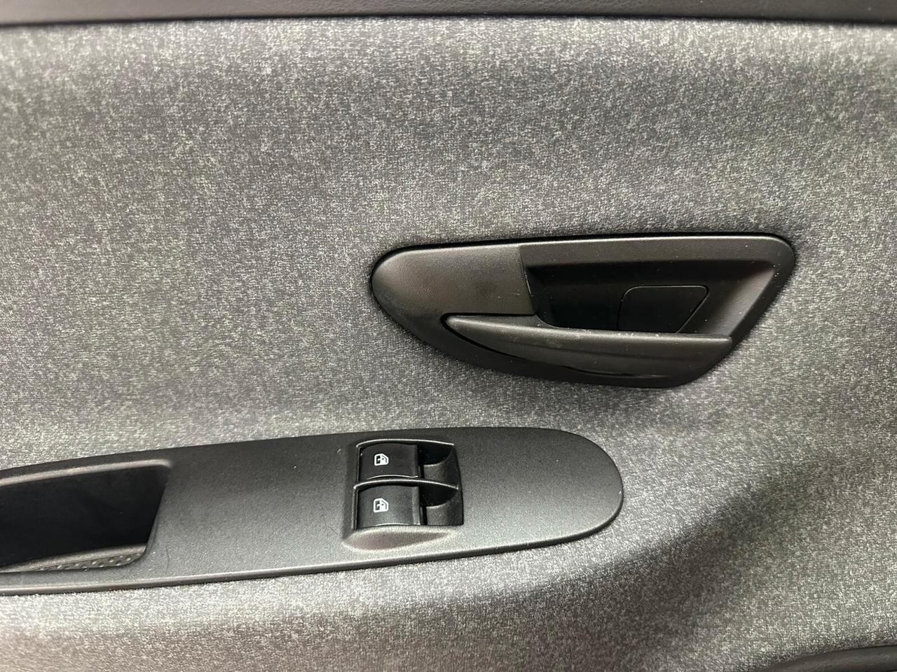 Lancia Ypsilon 1.0 FireFly 5 porte S&S Hybrid Ecochic Silver