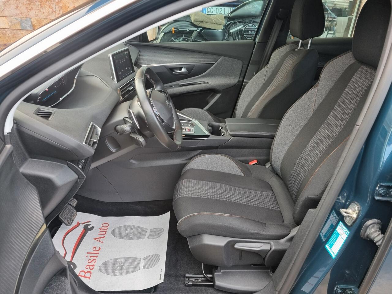 Peugeot 3008 BlueHDi 130 S&S EAT8 Active Pack