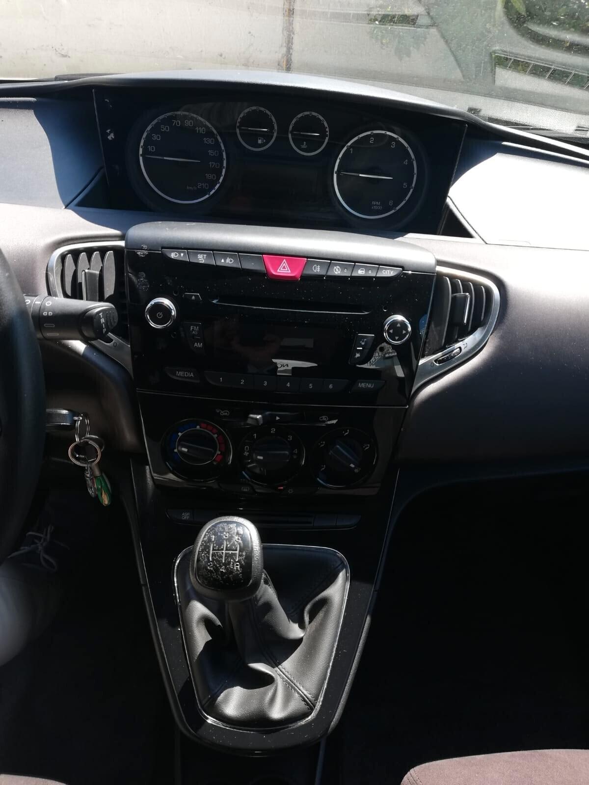 Lancia Ypsilon ANNO 2012 1.3 MJT 16V 95 CV 5 porte S&S Platinum