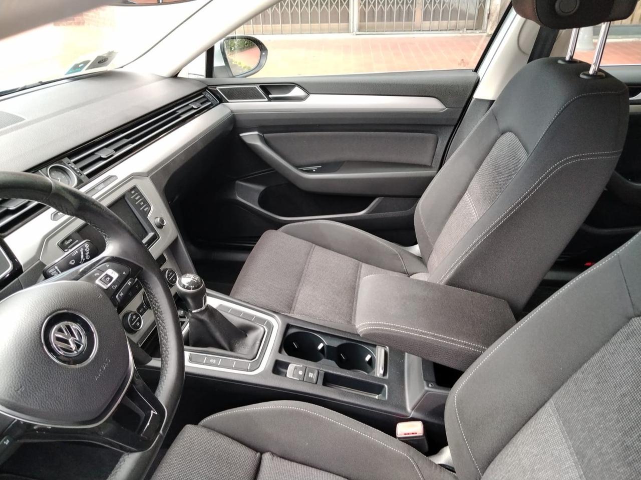 Volkswagen Passat Comfortline 1.6 TDI