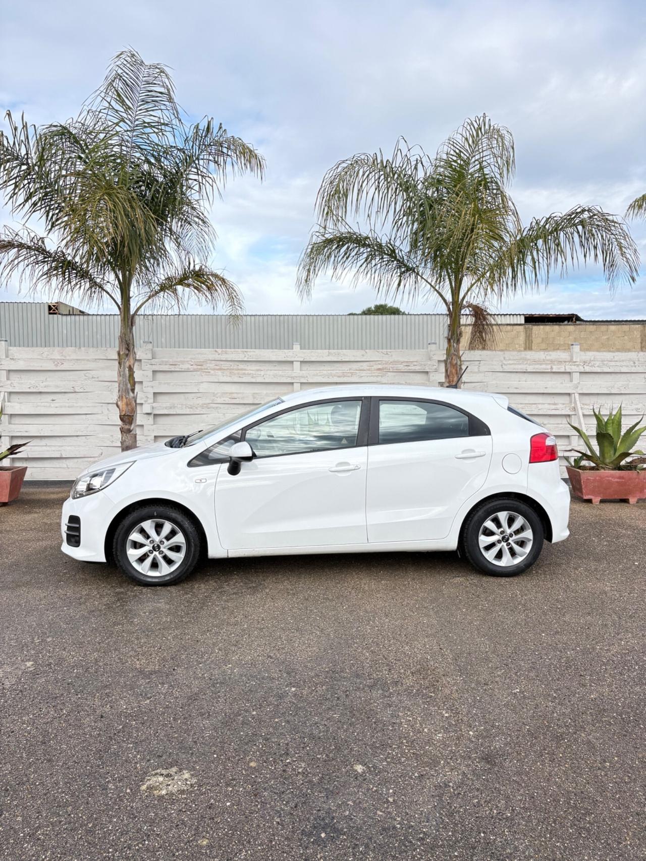 Kia Rio 1.1 diesel 5p. Navigazione