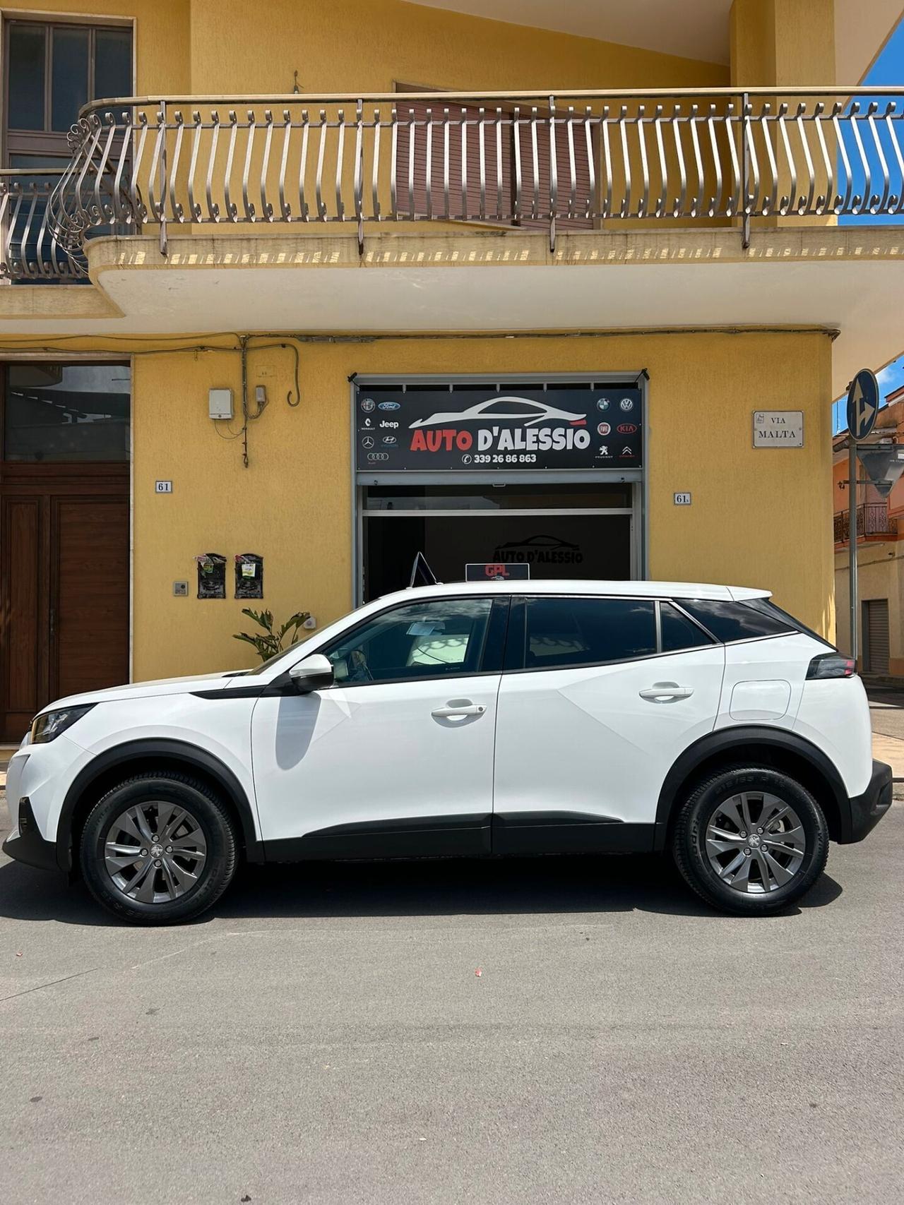 Peugeot 2008 BlueHDi 100 S&S Allure Navi Pack