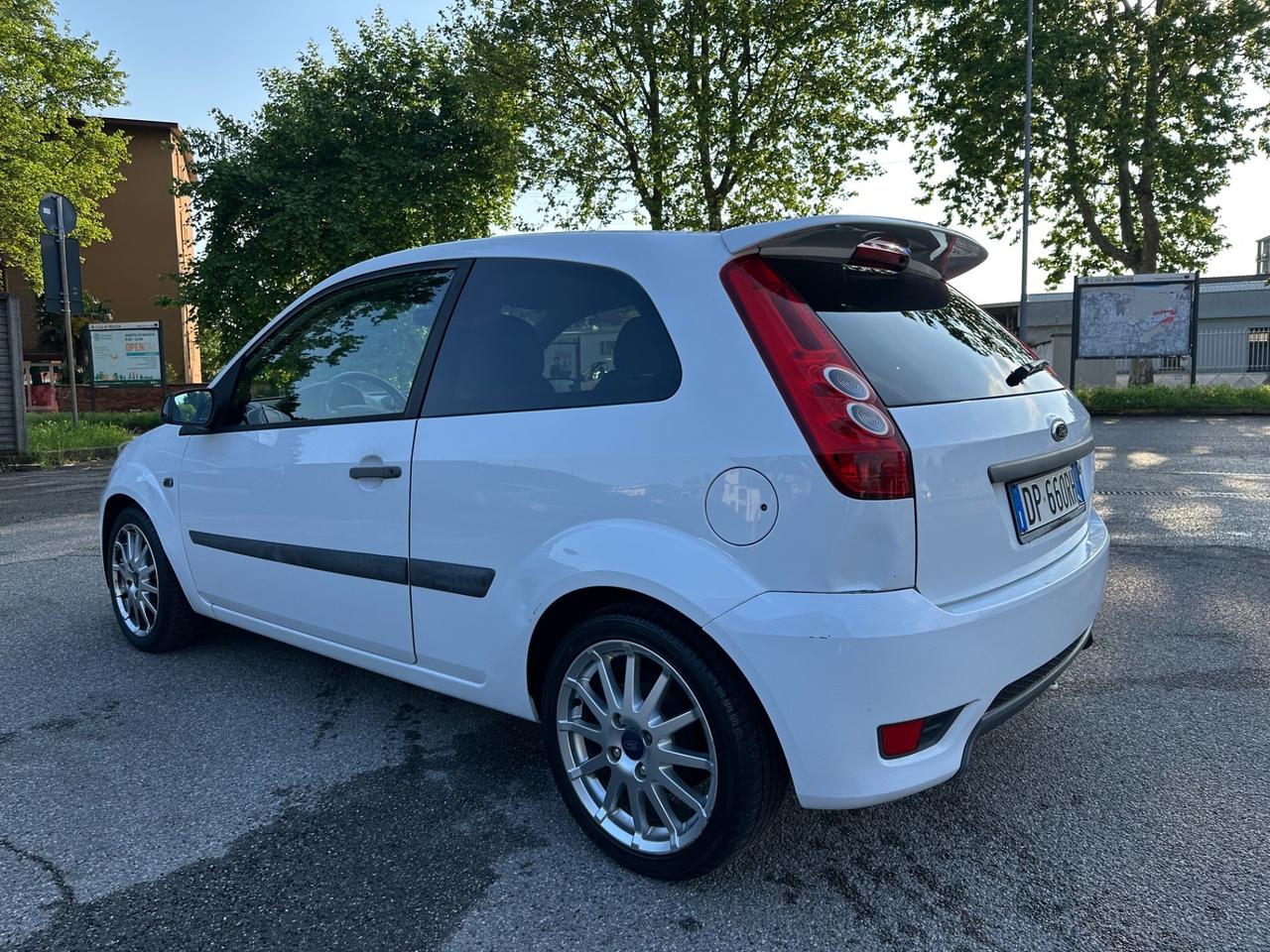 Ford Fiesta 1.6 TDCi 3p. S - NEOPATENTATI