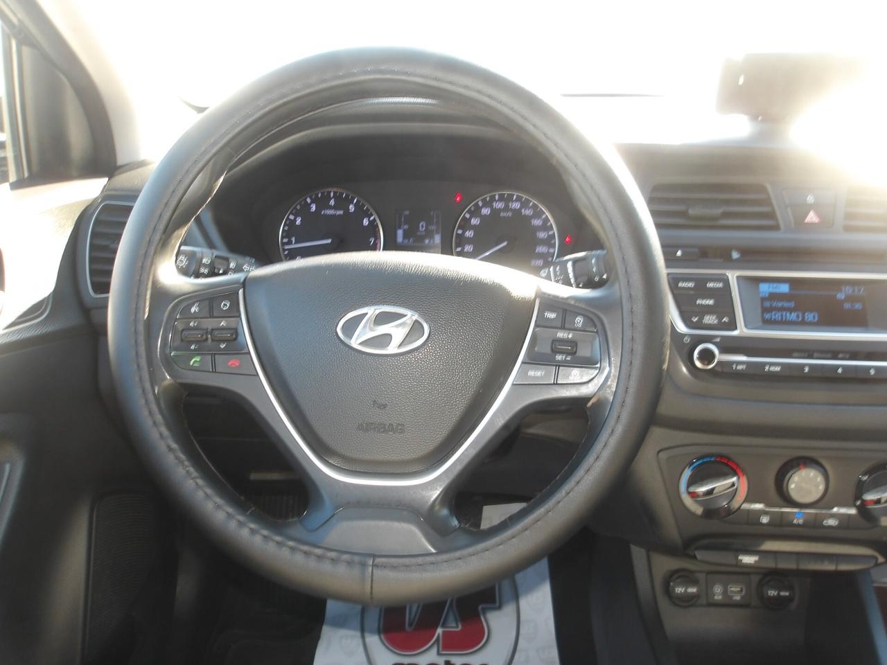 HYUNDAI I20 1.2 BENZ-2015
