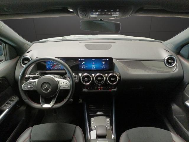 MERCEDES-BENZ GLA 180 Automatic Premium amg-line