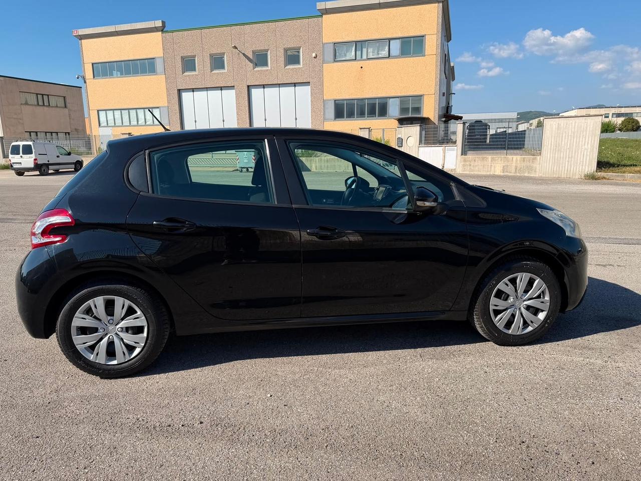 Peugeot 208 150000 KM GARANZIA 12 MESI