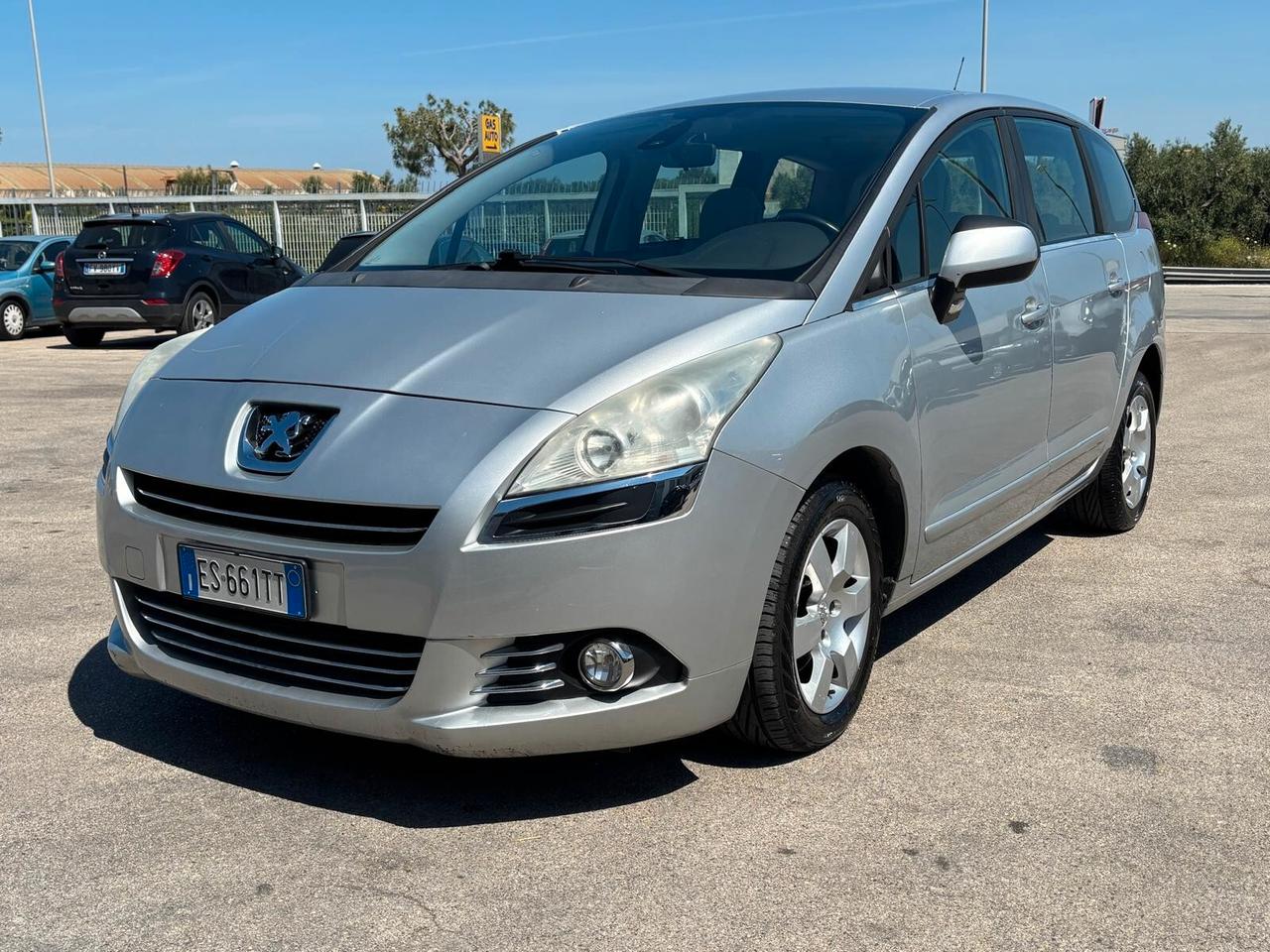 Peugeot 5008 1.6 HDi 115CV Business