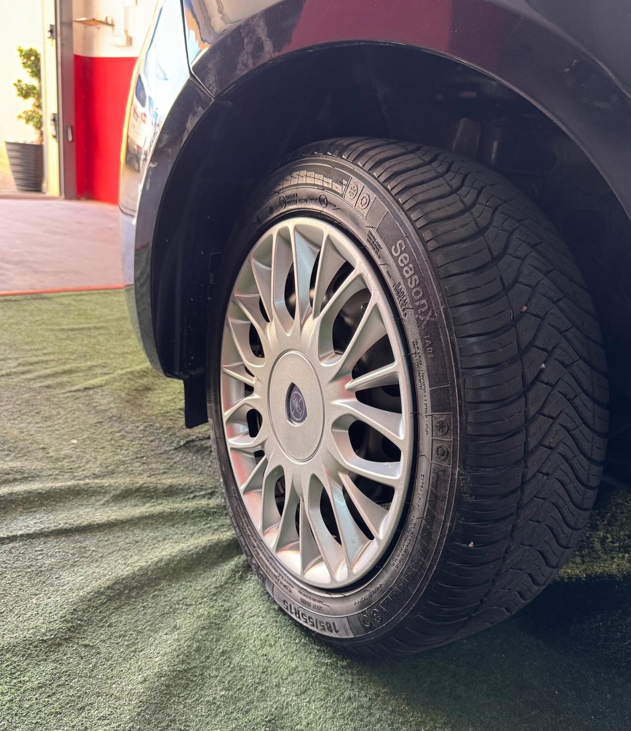 Lancia Ypsilon 1.2 69 CV 5 porte 130000 Chilometri