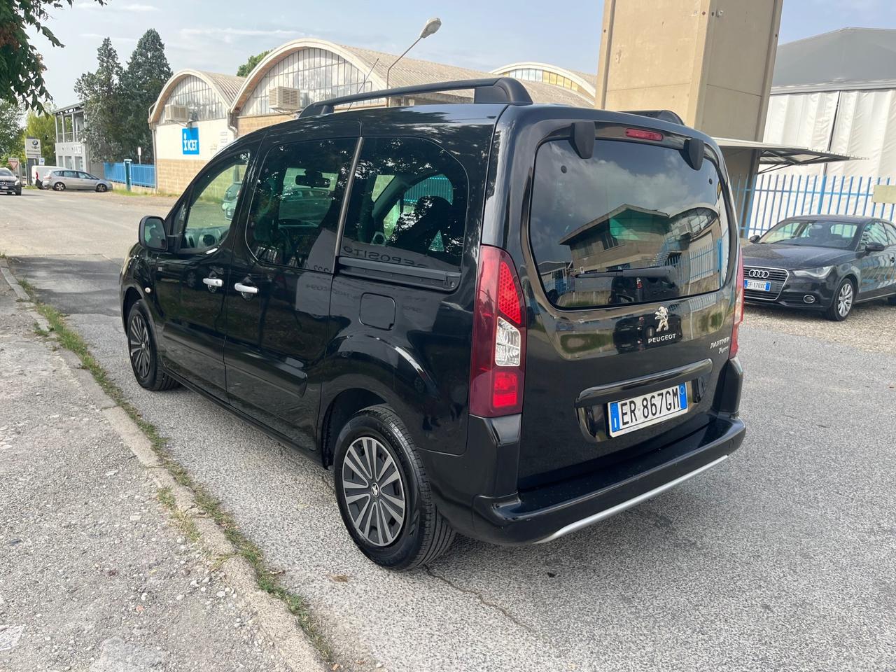 Peugeot Partner Tepee 1.6 HDi 92CV Outdoor 2013