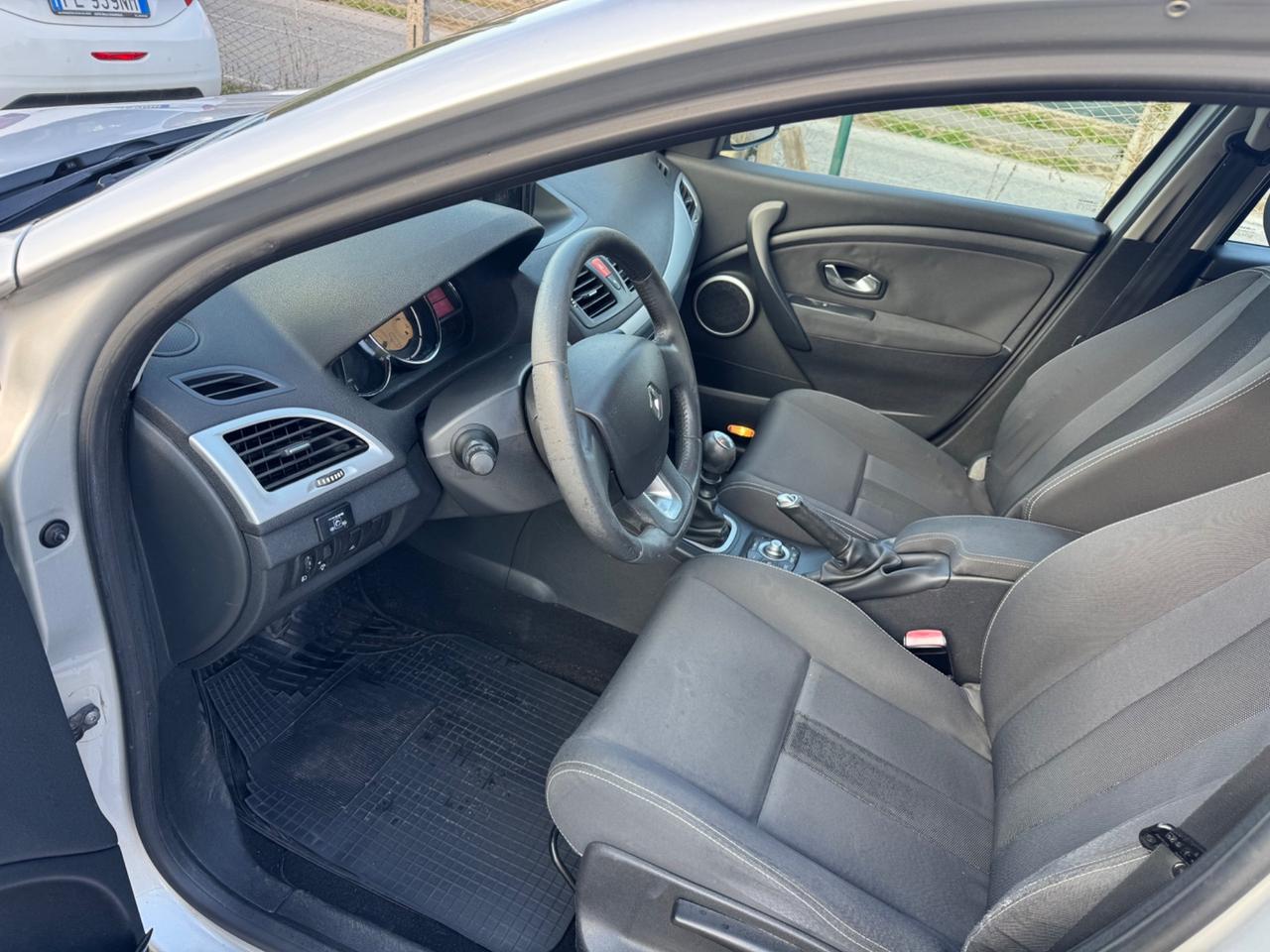 Renault Megane Mégane 1.6 GPL SporTour Dynamique