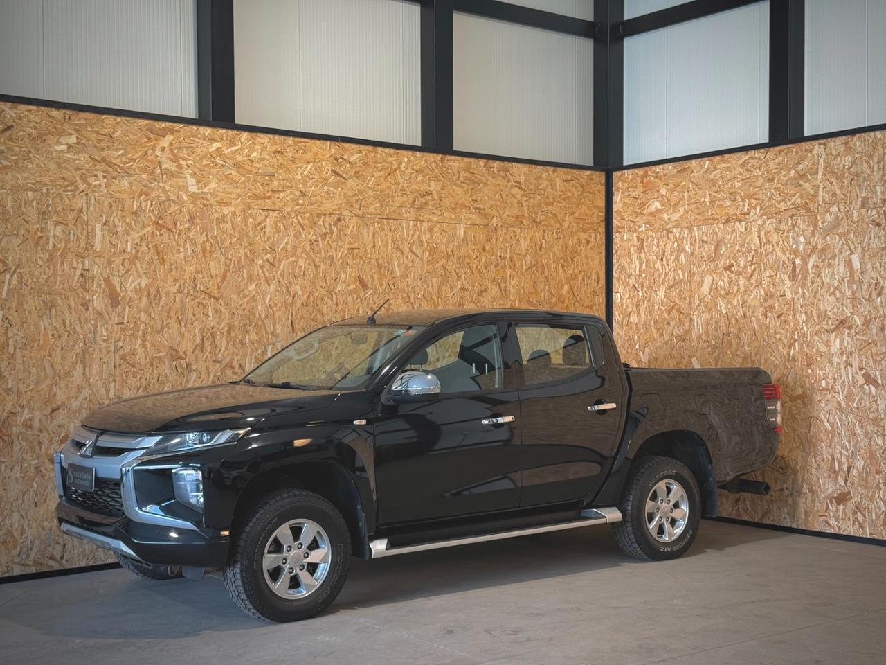 Mitsubishi L200 2.3D 150CV - Doppia cabina 4x4 - MANUALE