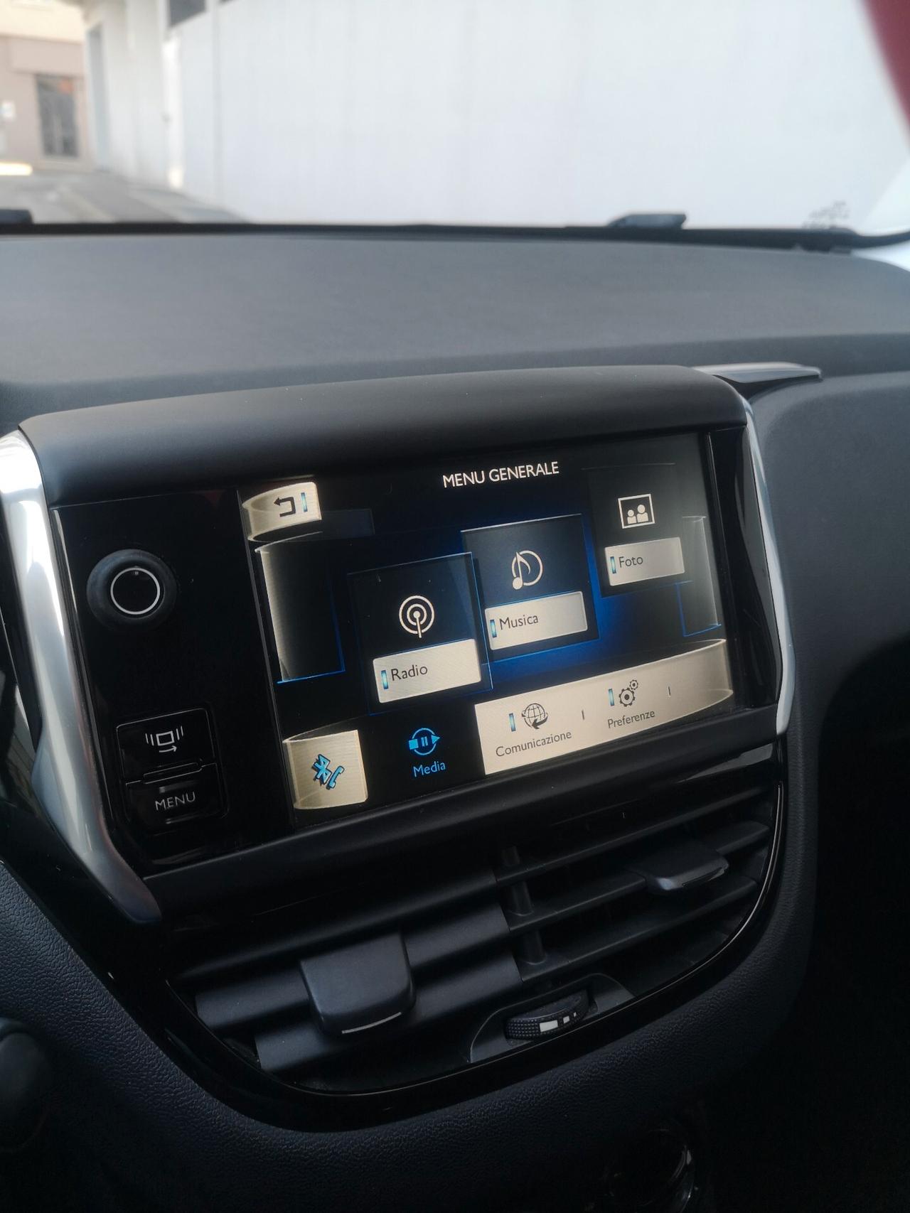 Peugeot 208 1.2 benz - Garanzia 12 Mesi