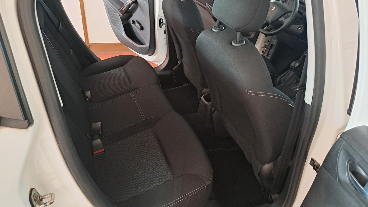 Peugeot 208 PureTech 82 5 porte Active OK NEO PATENTATI