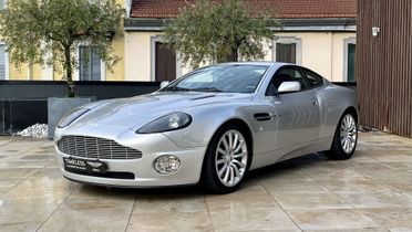 ASTON MARTIN Vanquish Coupe 6.0 V12
