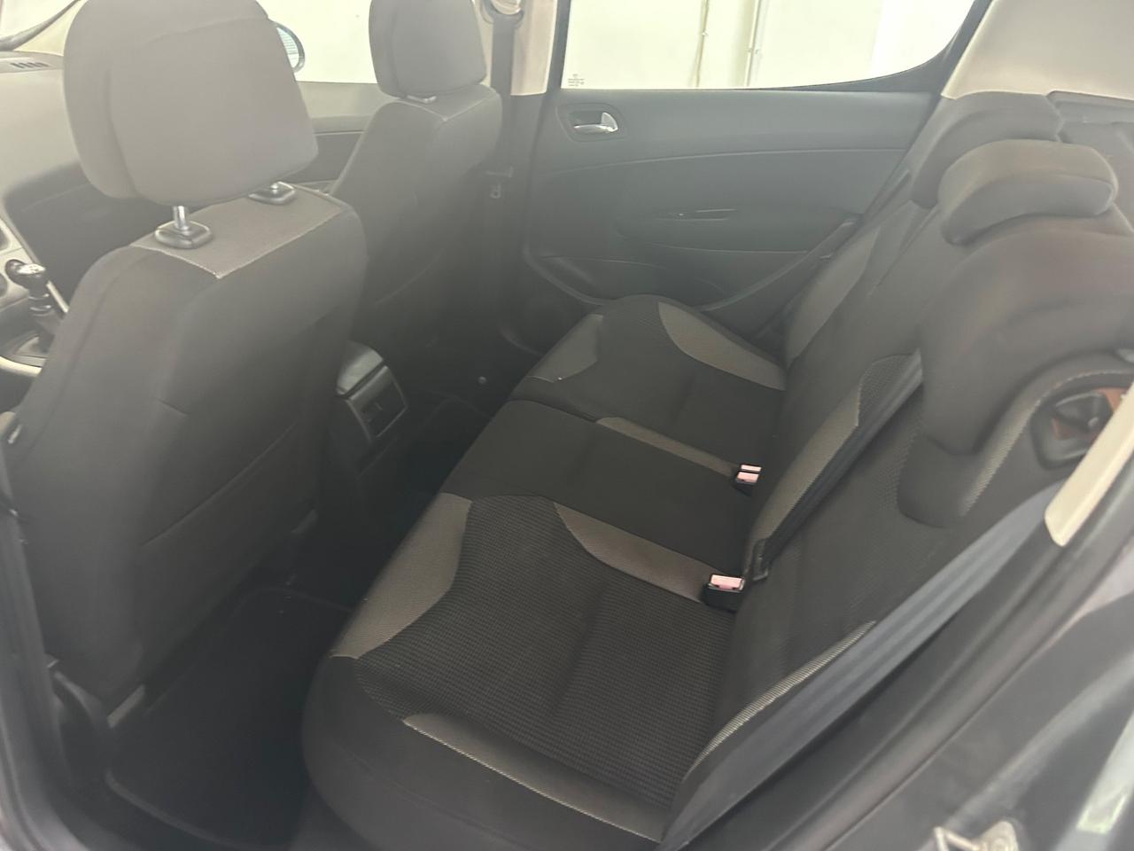 Peugeot 308 2.0 HDi 5p. Féline
