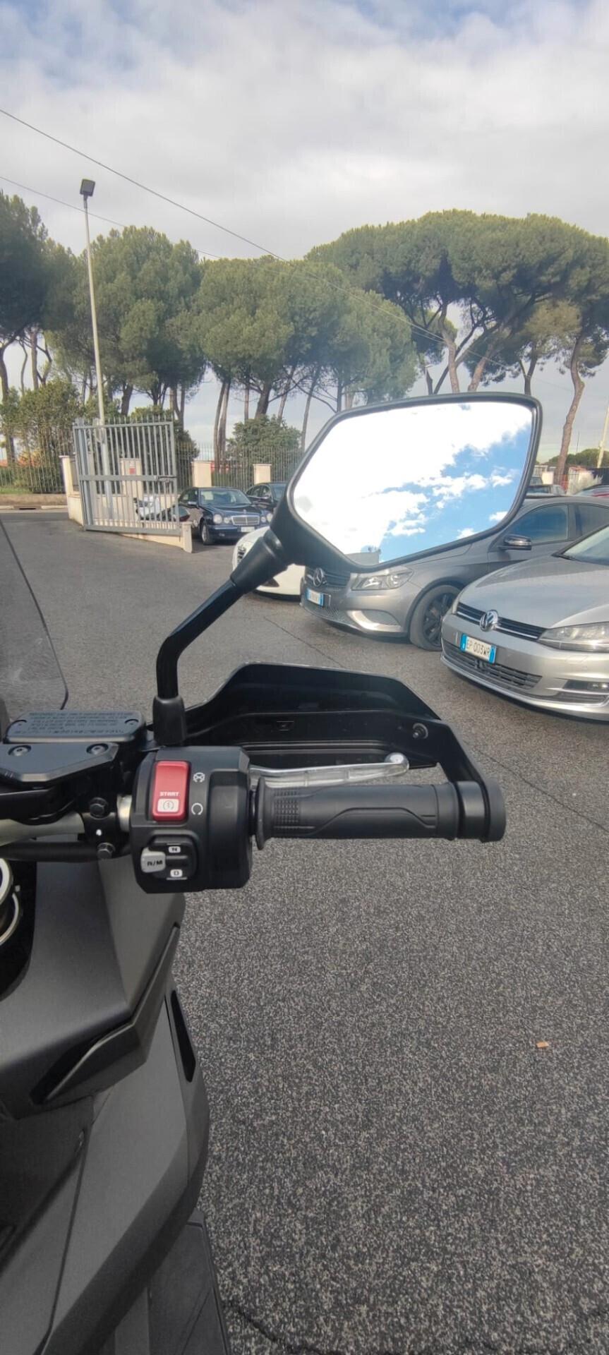 X AV 750