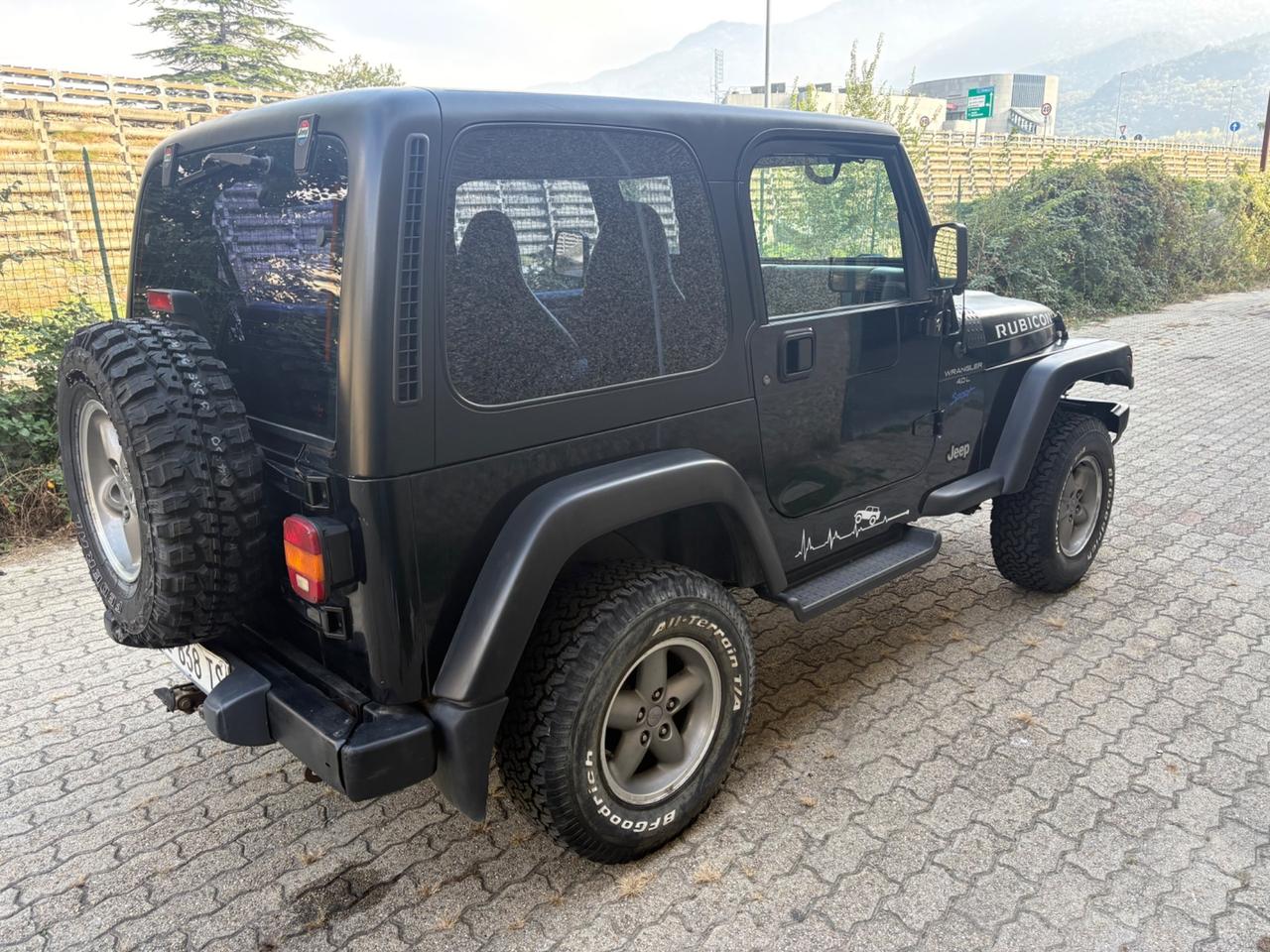 Jeep Wrangler 4.0 cat Hard top Sport